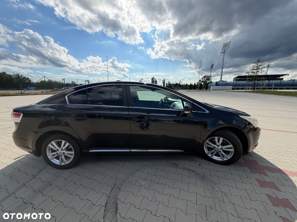 Toyota Avensis 2.0 D-4D Sol - 4