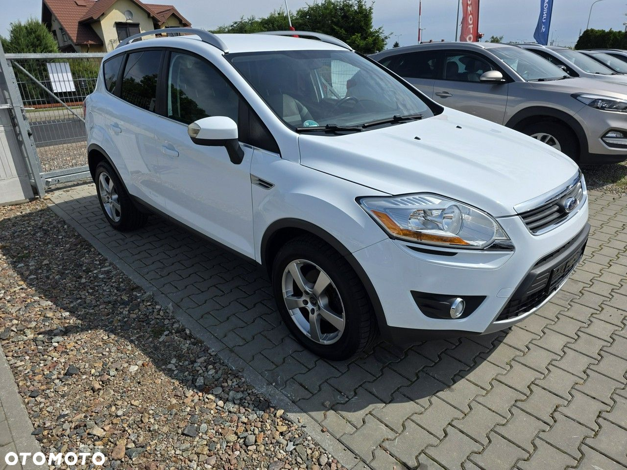 Ford Kuga 2.0 TDCi 2x4 Titanium - 16