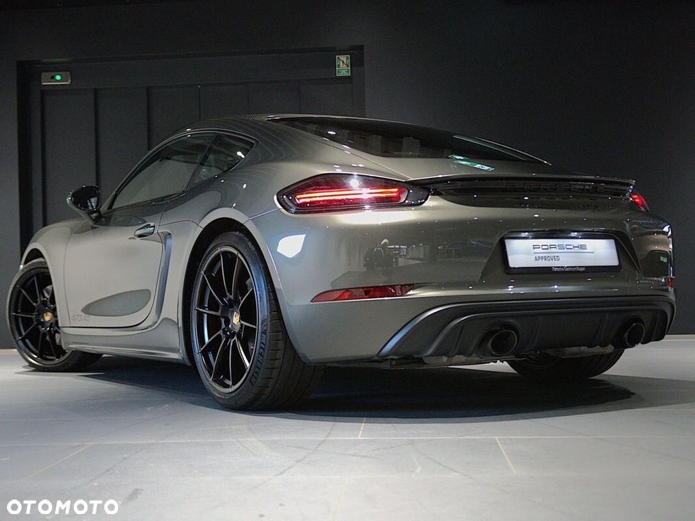 Porsche 718 Cayman - 13