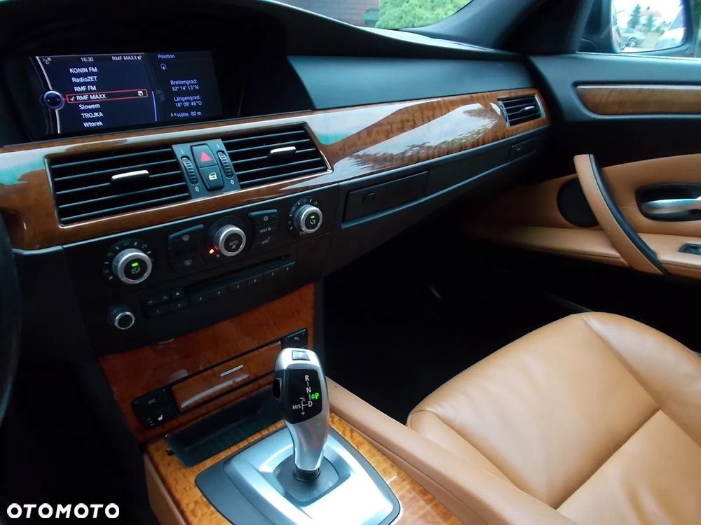 BMW Seria 5 525d - 12