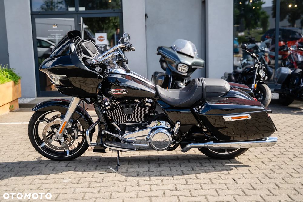 Harley-Davidson Touring Road Glide - 2