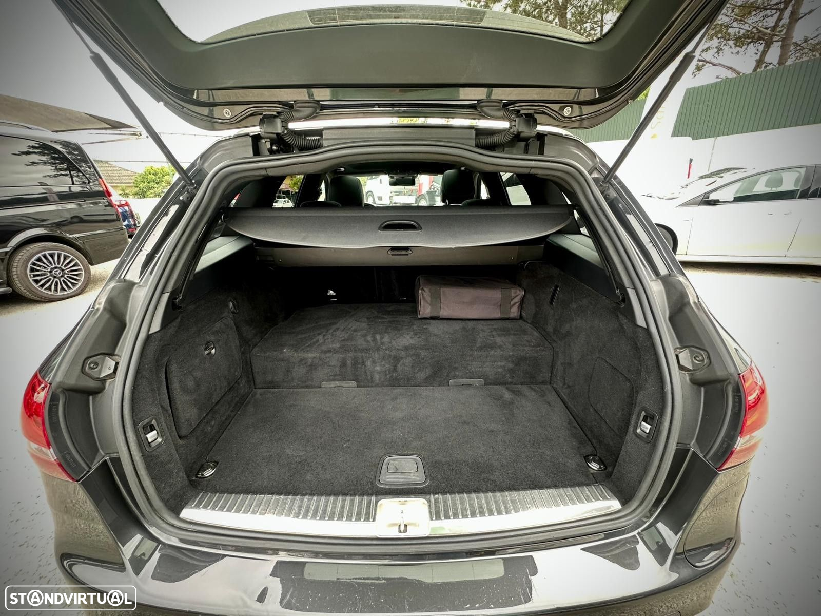 Mercedes-Benz C 300 de AMG Line - 17