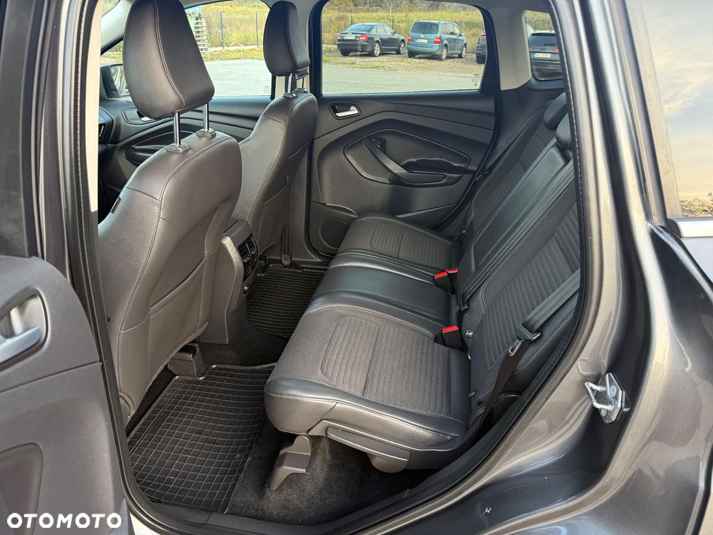 Ford Kuga 1.5 EcoBoost 2x4 Titanium - 19