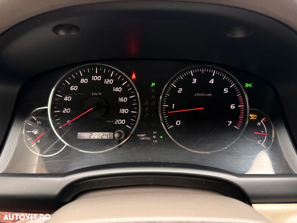 Toyota Land Cruiser 300 - 17