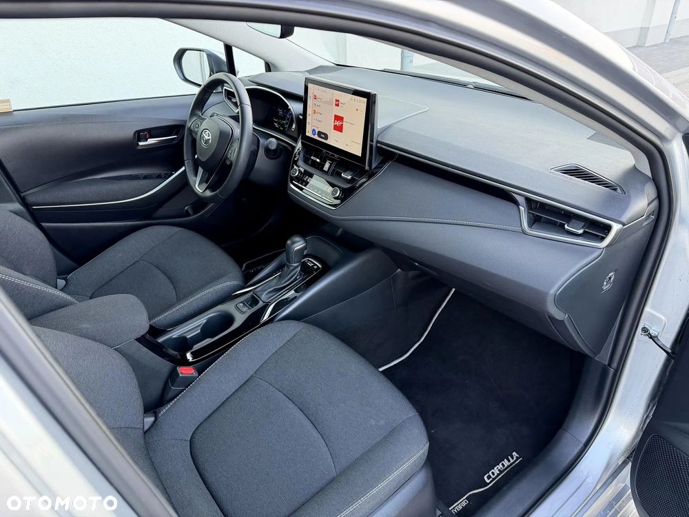Toyota Corolla 1.8 Hybrid Comfort - 28