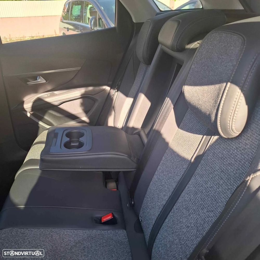Peugeot 3008 1.5 BlueHDi Allure Pack — fotografia 46