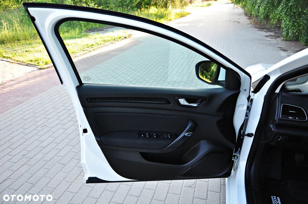 Renault Megane ENERGY TCe 100 EXPERIENCE - 26