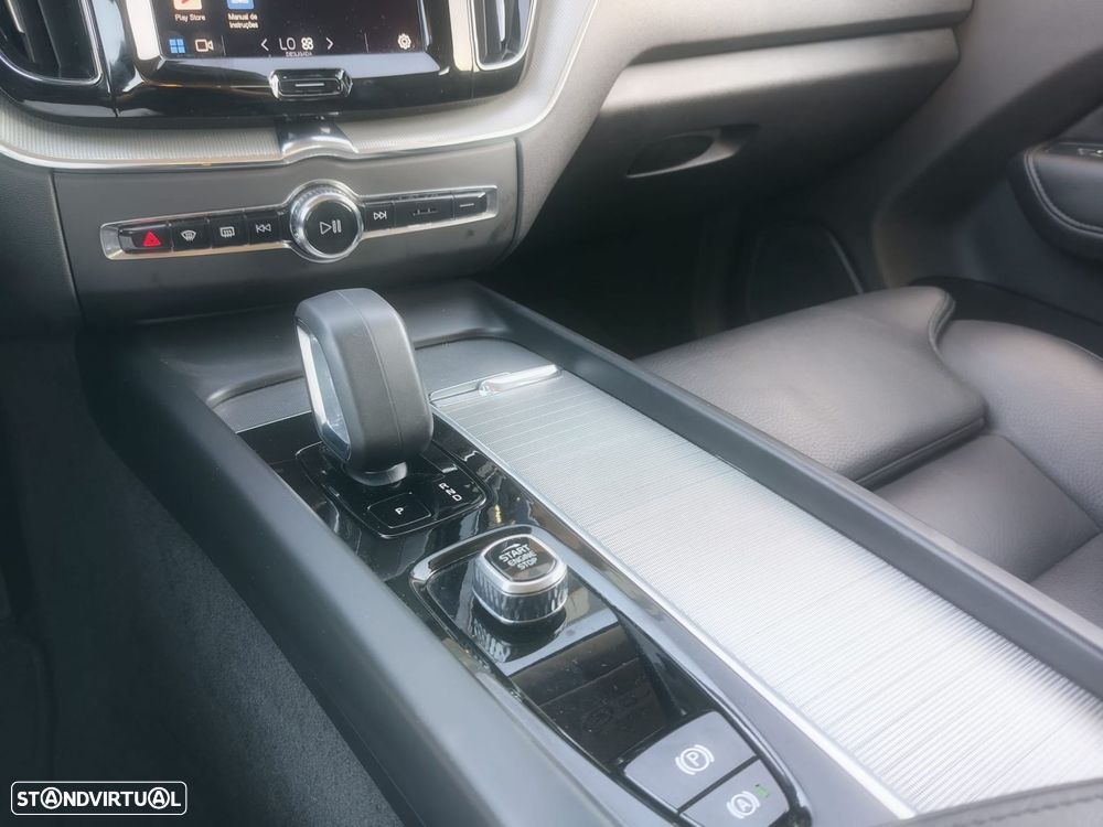 Volvo XC 60 2.0 B4 Plus Bright - 27