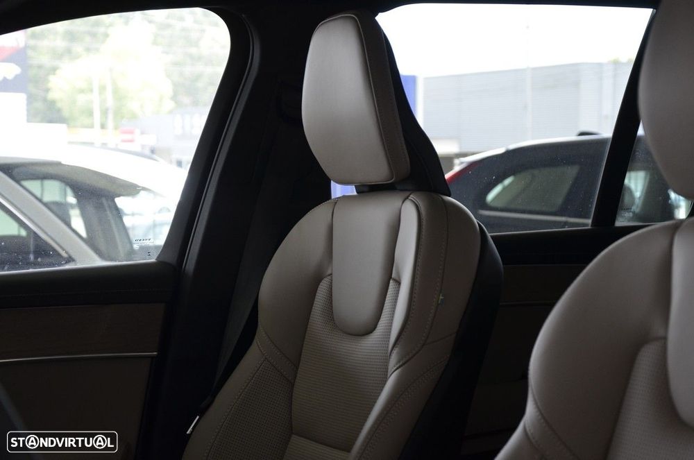 Volvo XC 90 2.0 T8 PHEV Plus Dark AWD - 12