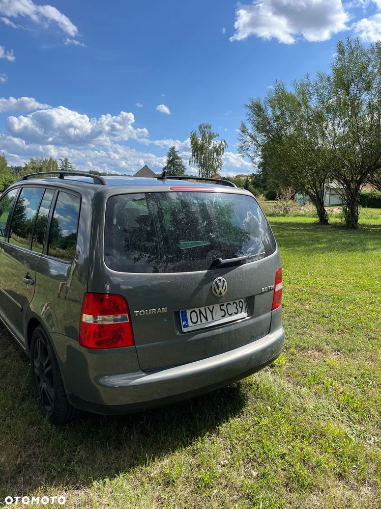 Volkswagen Touran - 8