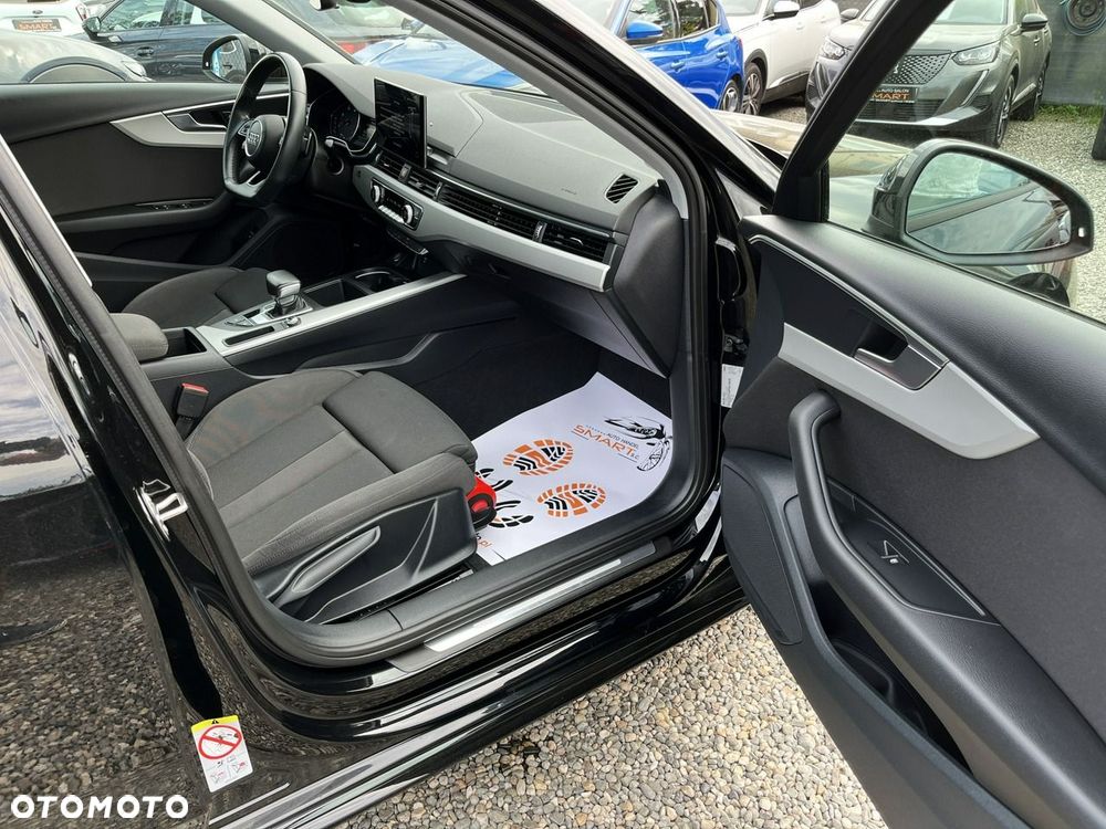 Audi A4 Limousine - 8