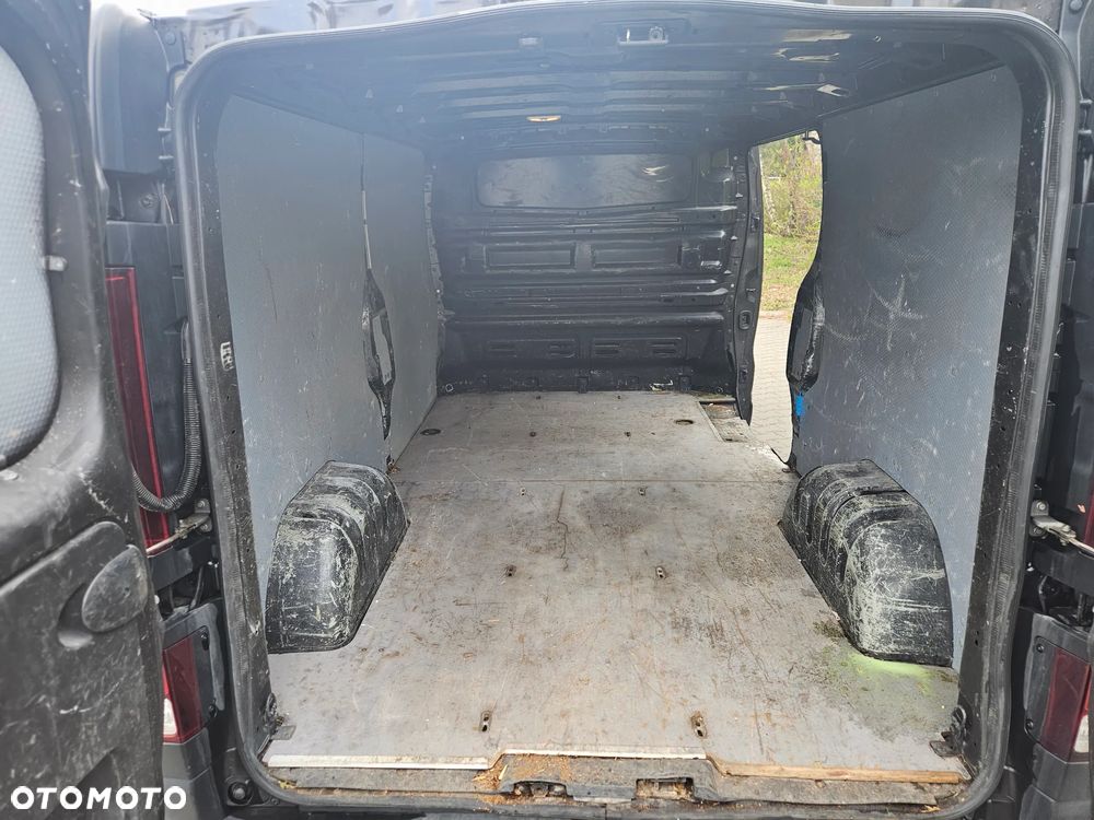 Opel Vivaro - 10