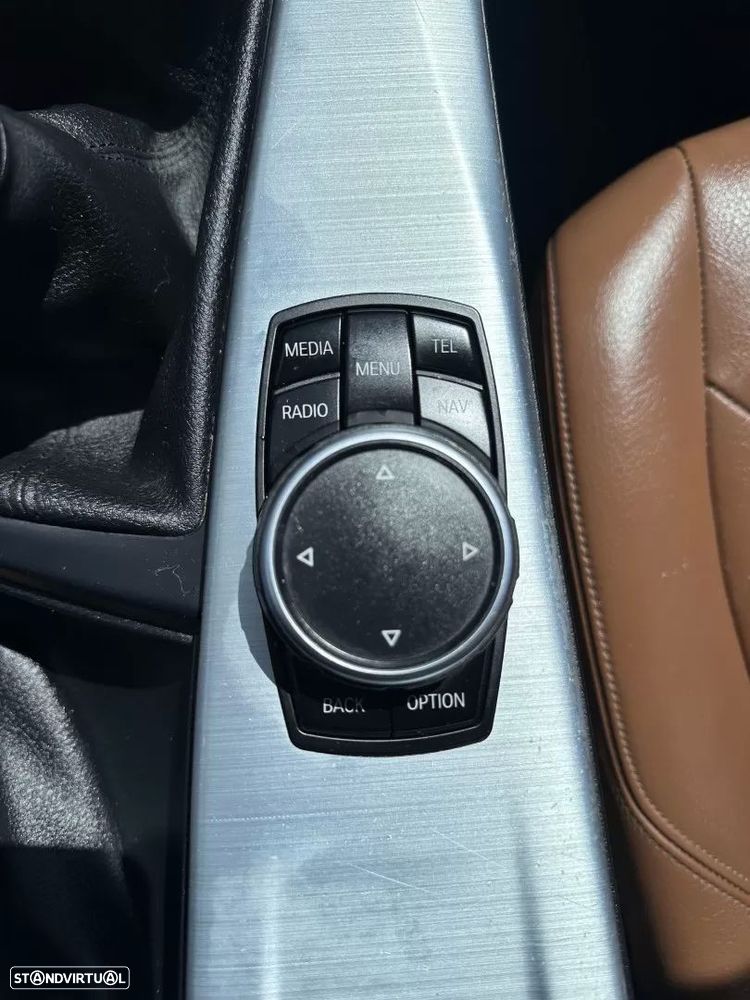 BMW 320 d Luxury Line - 38