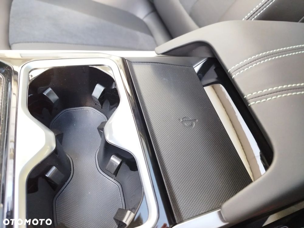 JAC J7 Plus CVT - 32