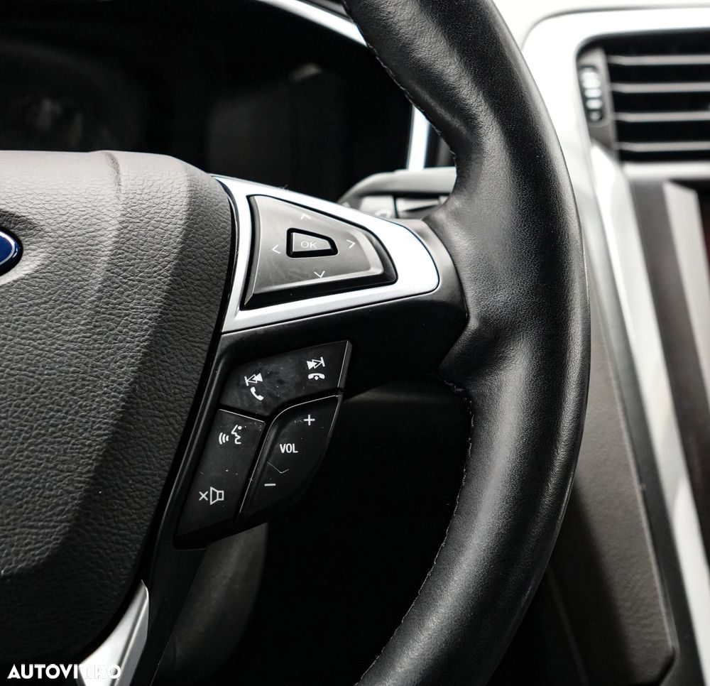 Ford Mondeo 2.0 HEV Titanium - 25