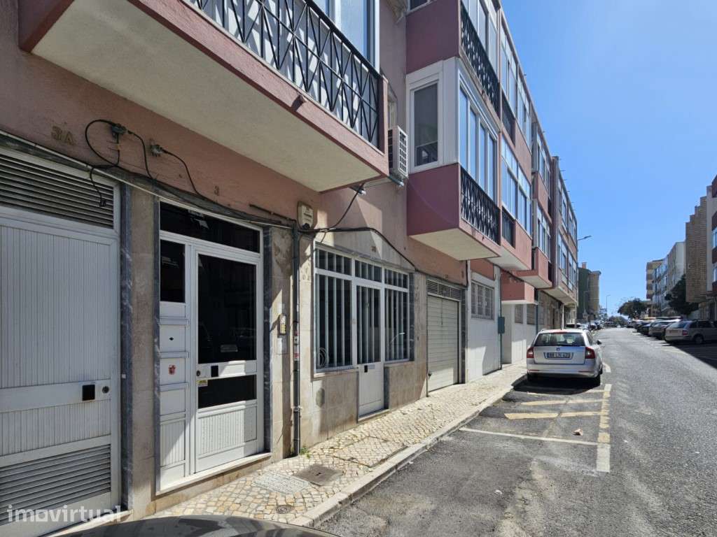 Loja de 155m2 com Parqueamento na Amadora - Grande imagem: 2/23
