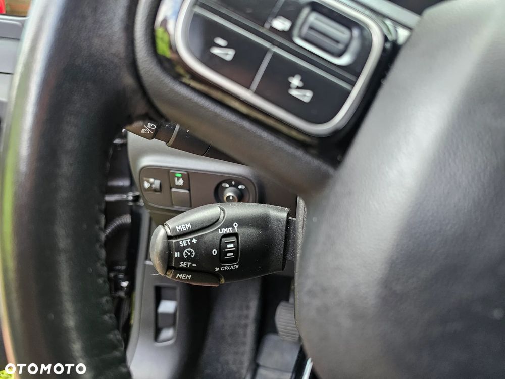 Citroën C3 1.2 PureTech GPF Shine - 26