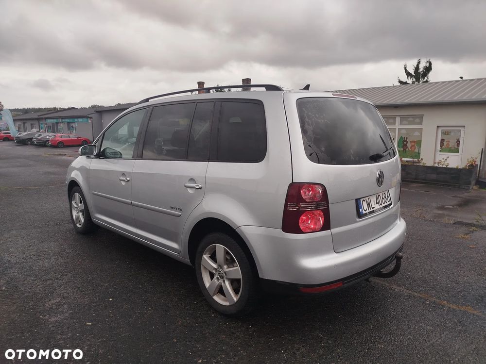 Volkswagen Touran 2008 photo 3