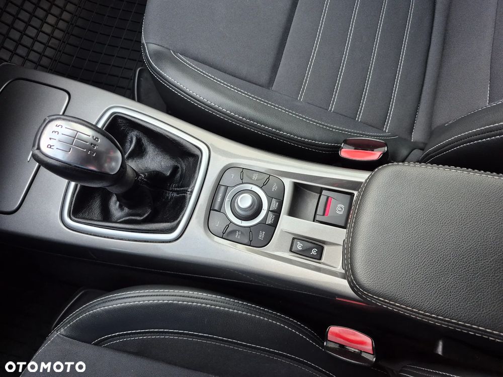 Renault Laguna dCi 110 FAP Bose Edition - 22