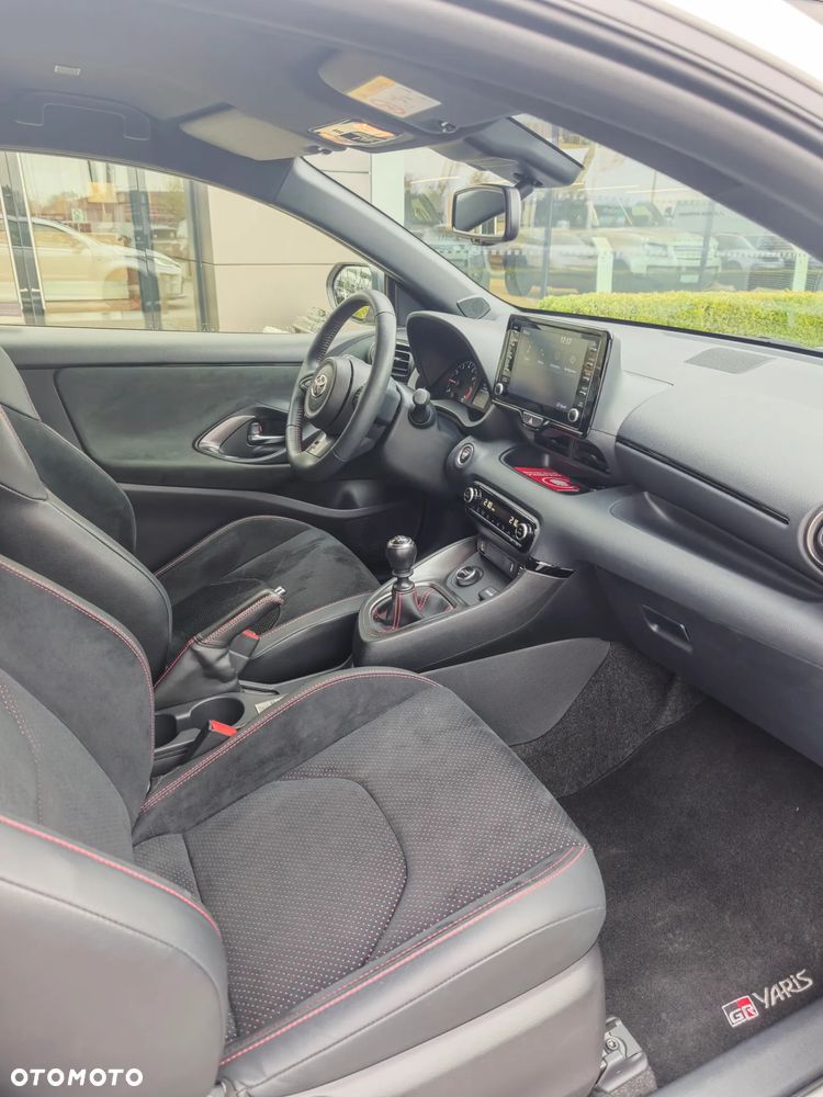 Toyota Yaris GR 1.6 Dynamic - 15