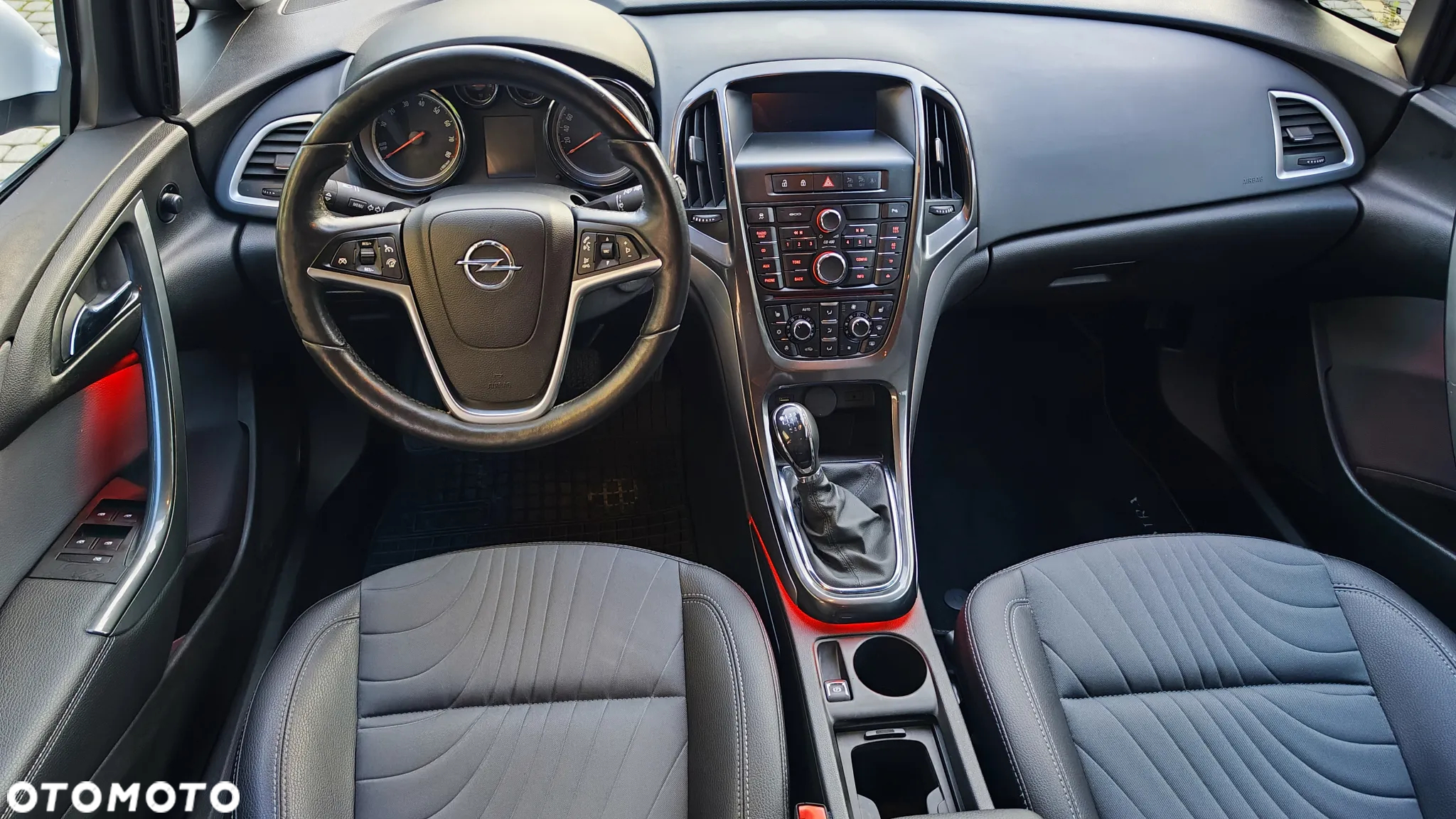 Opel Astra GTC 1.4 Turbo - 12