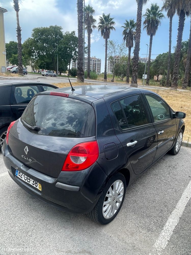 Renault Clio 1.5 dCi Dynamique S - 3