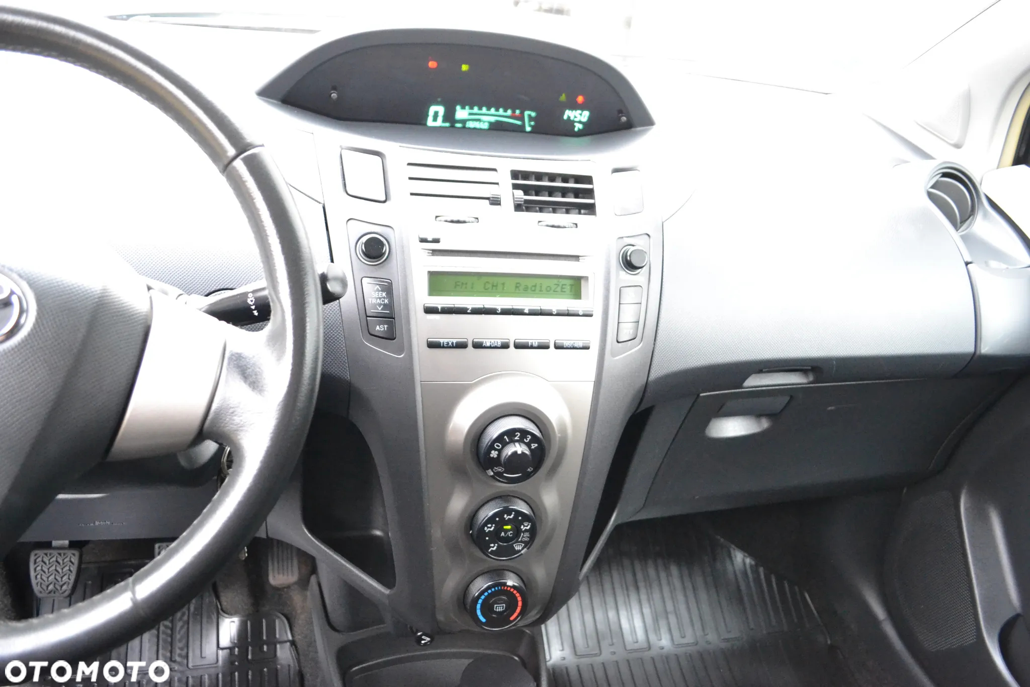 Toyota Yaris 1.33 Sol - 24