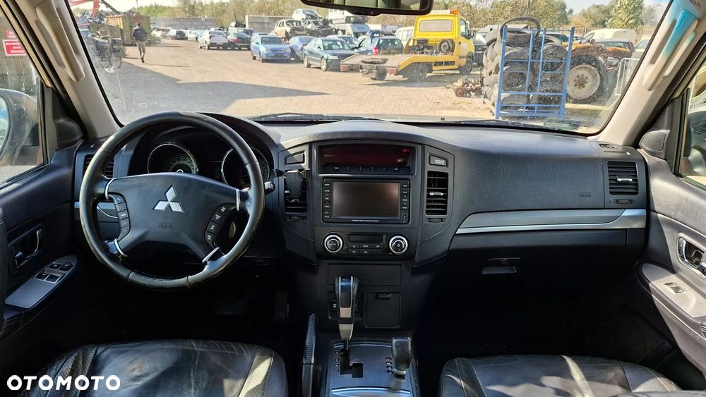 Mitsubishi Pajero - 5