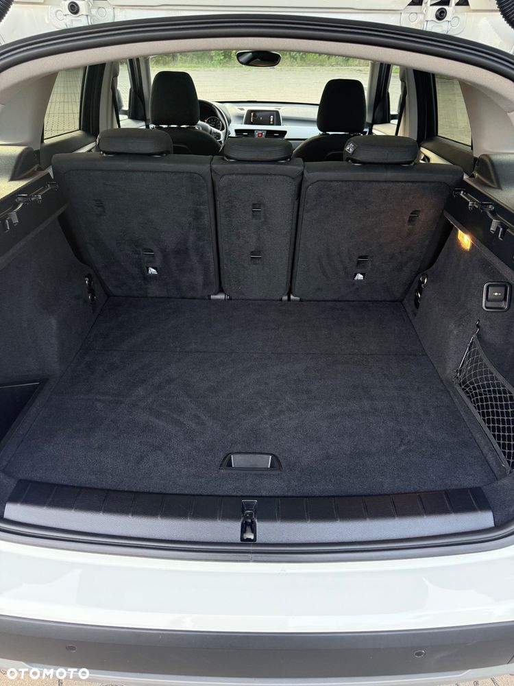 BMW X1 sDrive18i Sport Line - 29