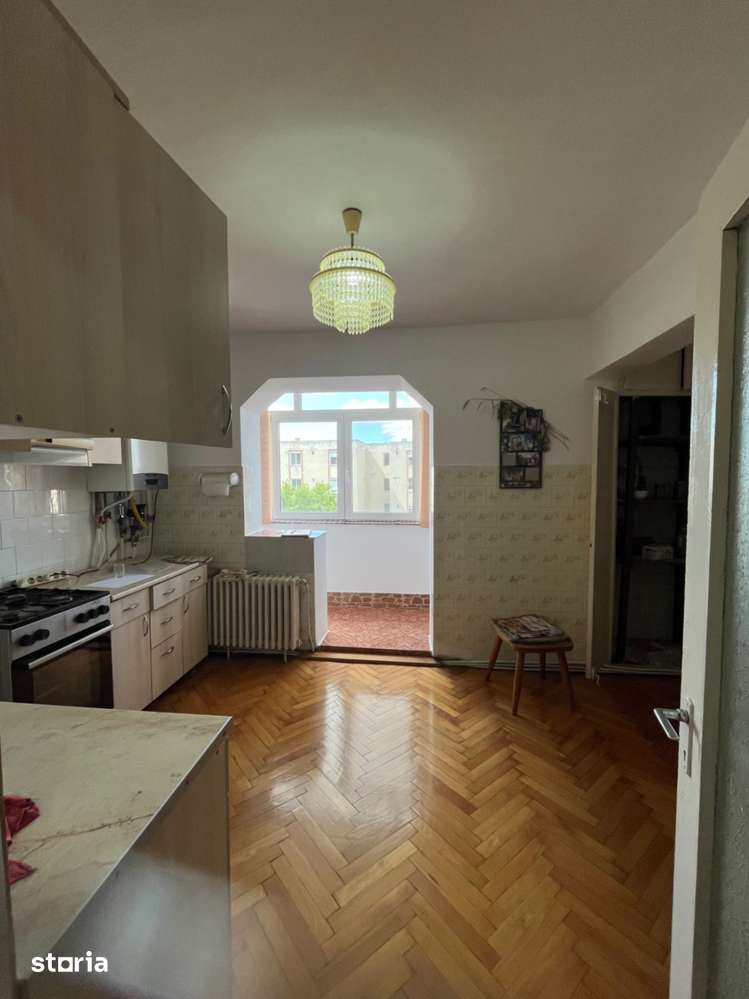 Apartament 4 camere 2 bai Central - Imagine principală: 4/13