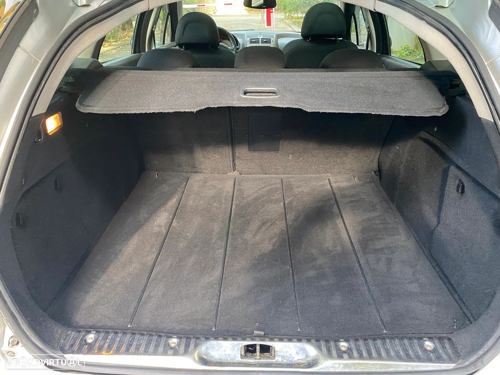 Peugeot 407 SW 2.0 HDi Navteq - 13