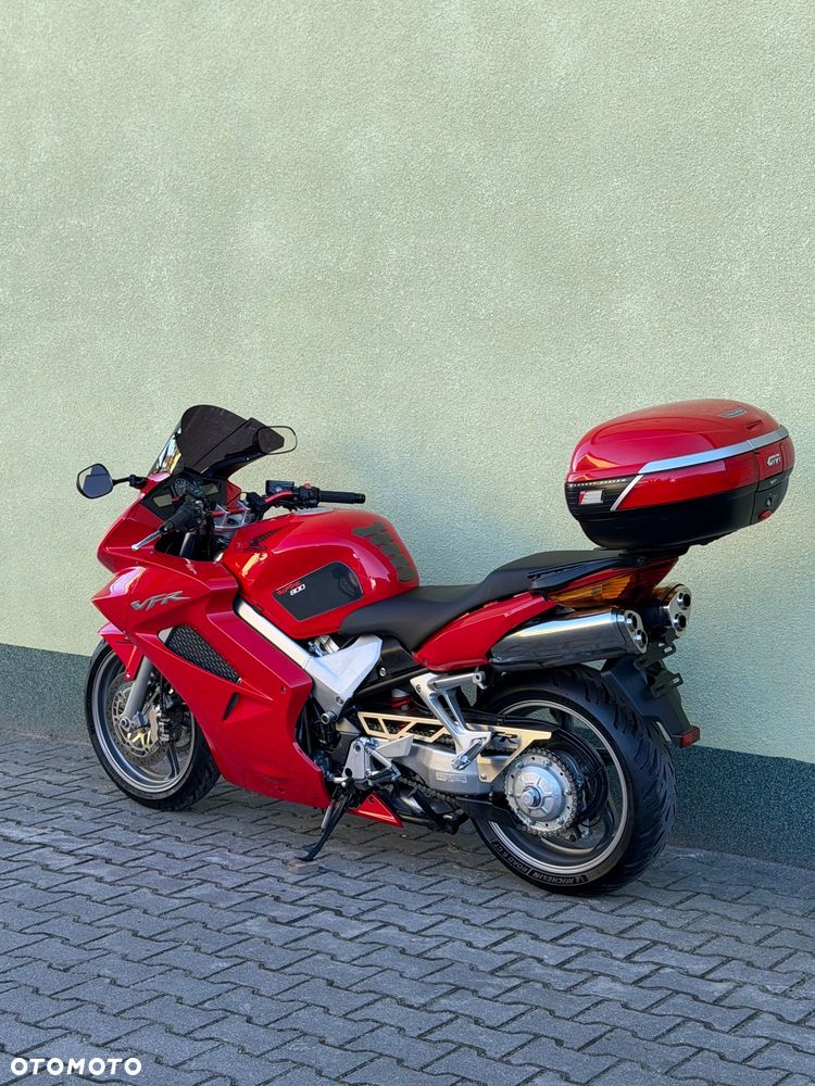 Honda VFR - 18