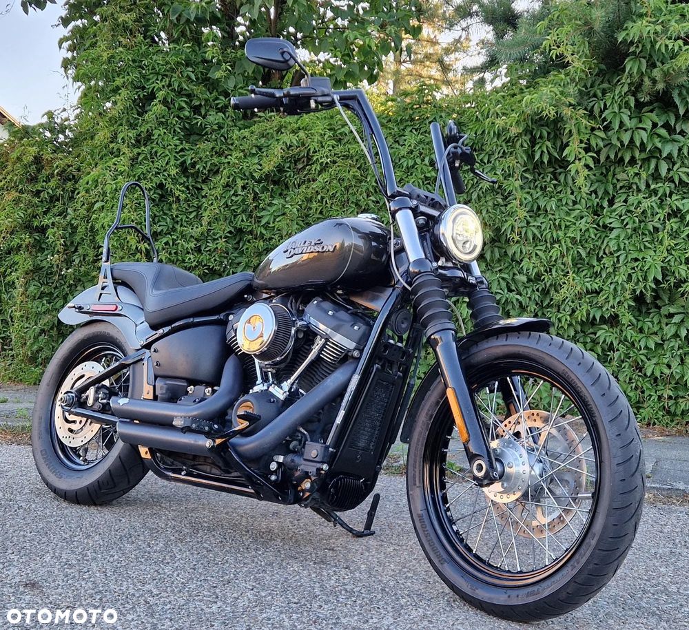 Harley-Davidson Dyna Street Bob - 13
