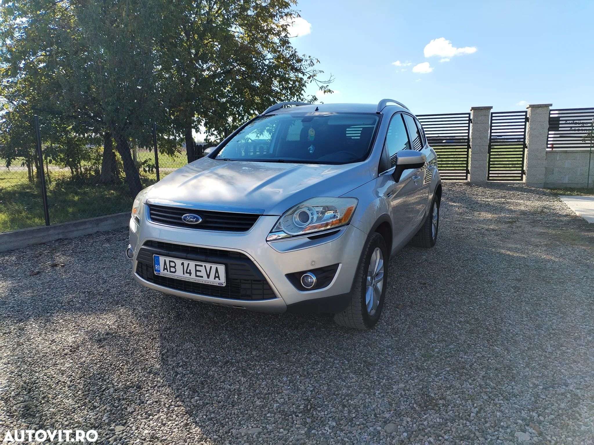 Ford Kuga - 1
