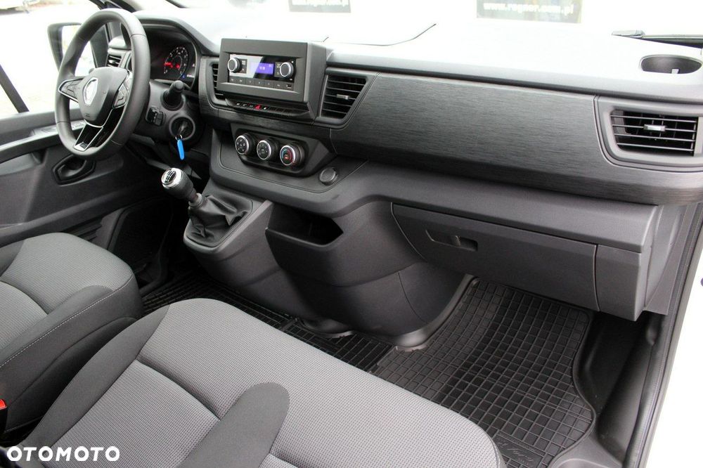 Renault Trafic - 12
