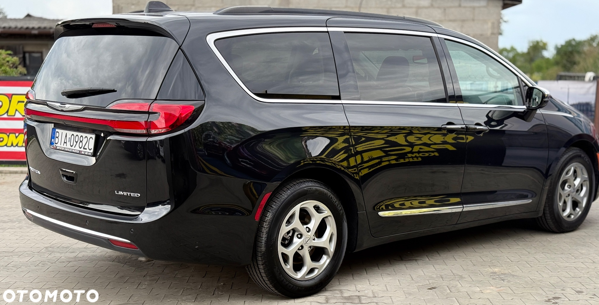 Chrysler Pacifica - 9