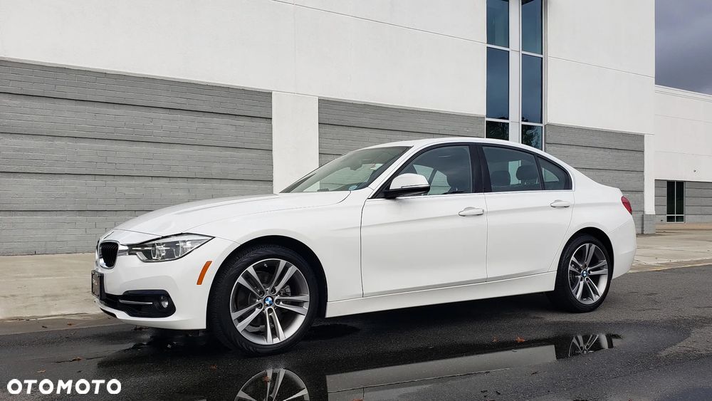 BMW Seria 3 330i Sport Line - 2