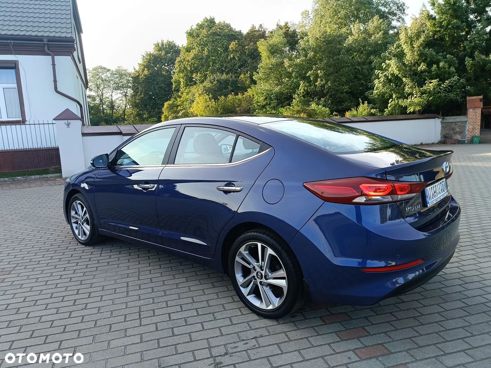 Hyundai Elantra - 7