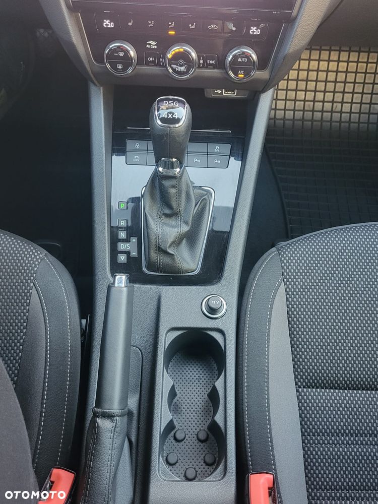 Skoda Octavia Scout 2.0 TDI 4x4 DSG - 28