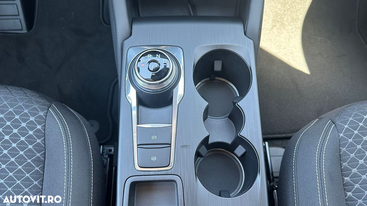 Ford Kuga - 8