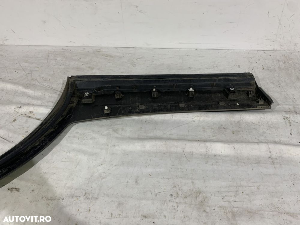 Bandou usa dreapta spate Hyundai Santa Fe, 2014, 2015, 2016, 2017, 2018, 2019, cod origine OE 87734-B8000. - 2
