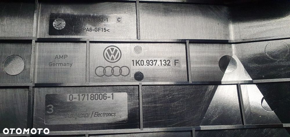 Skrzynka bezpieczników VW Passat B6 3C0937125 1K0937132F - 8