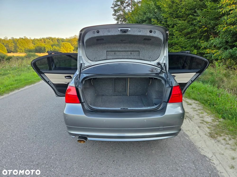 BMW Seria 3 318d - 19