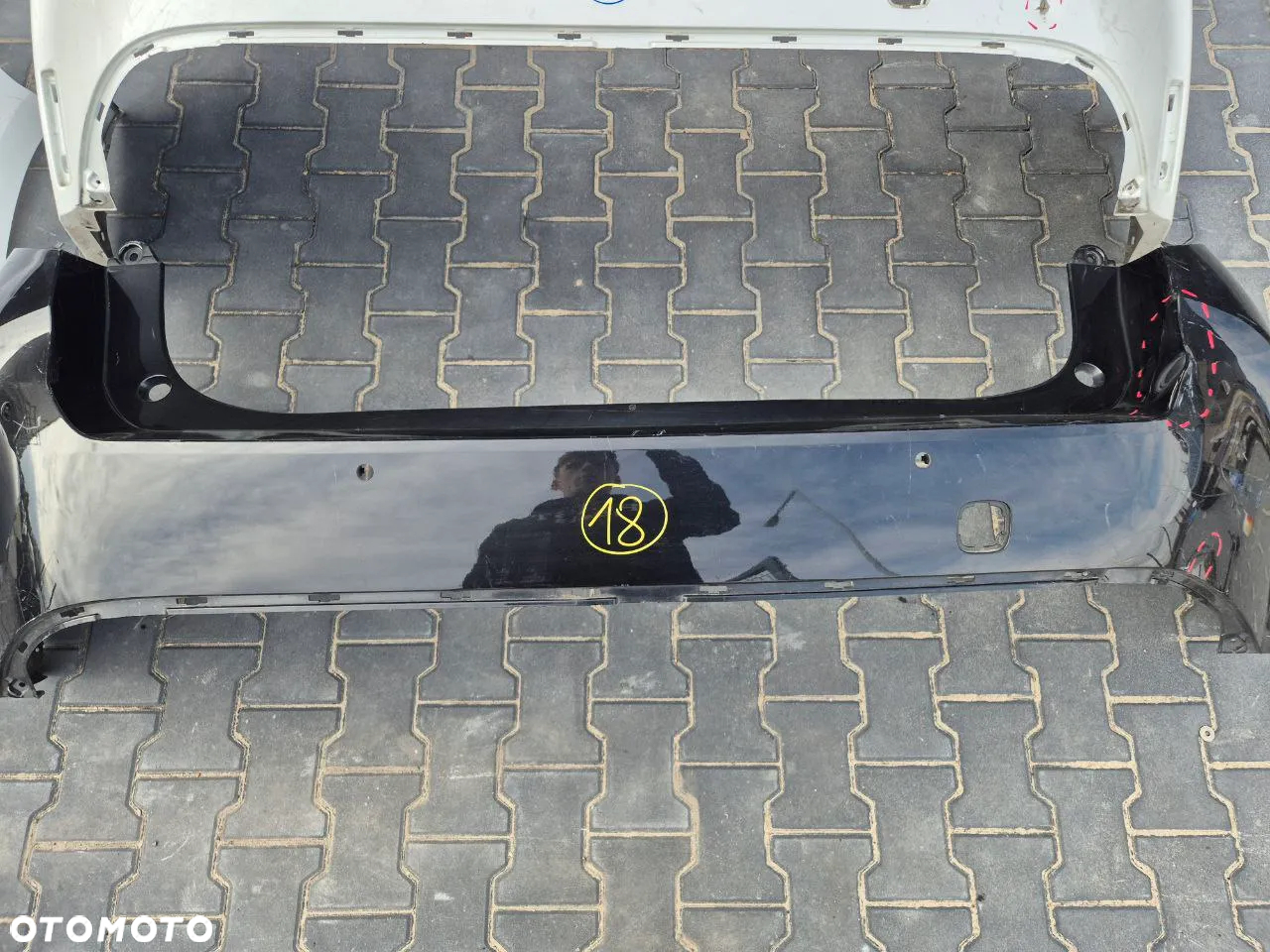 TOYOTA COROLLA E21 KOMBI ZDERZAK TYLNY (dostępne 7 zderzaki) - 21