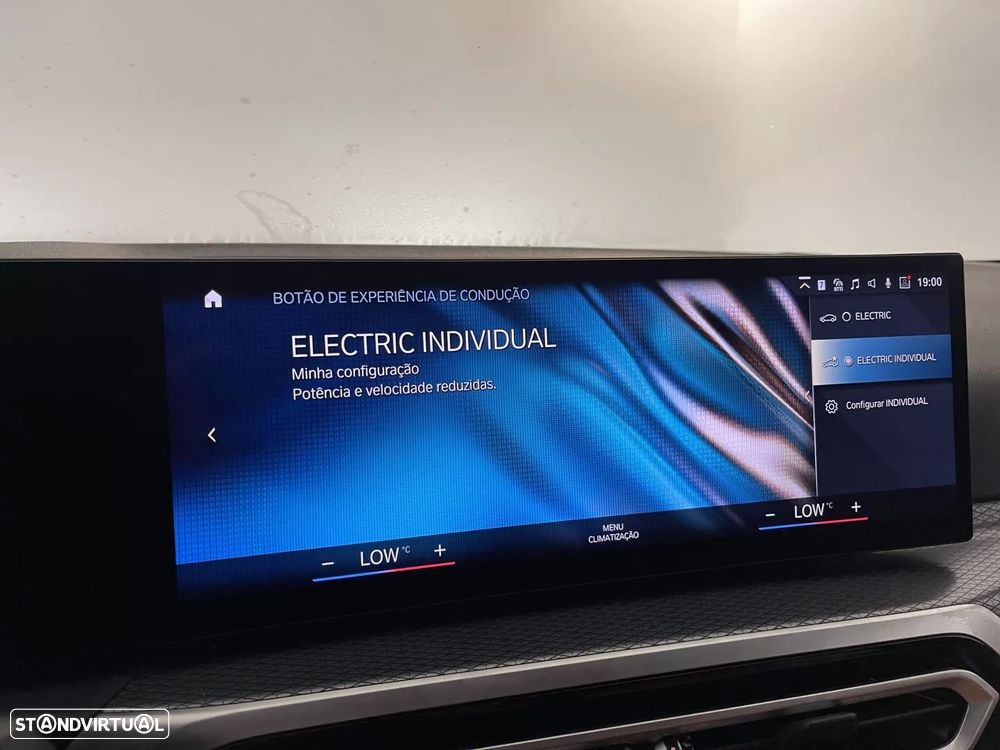 BMW 320 e Pack Desportivo M Auto - 30