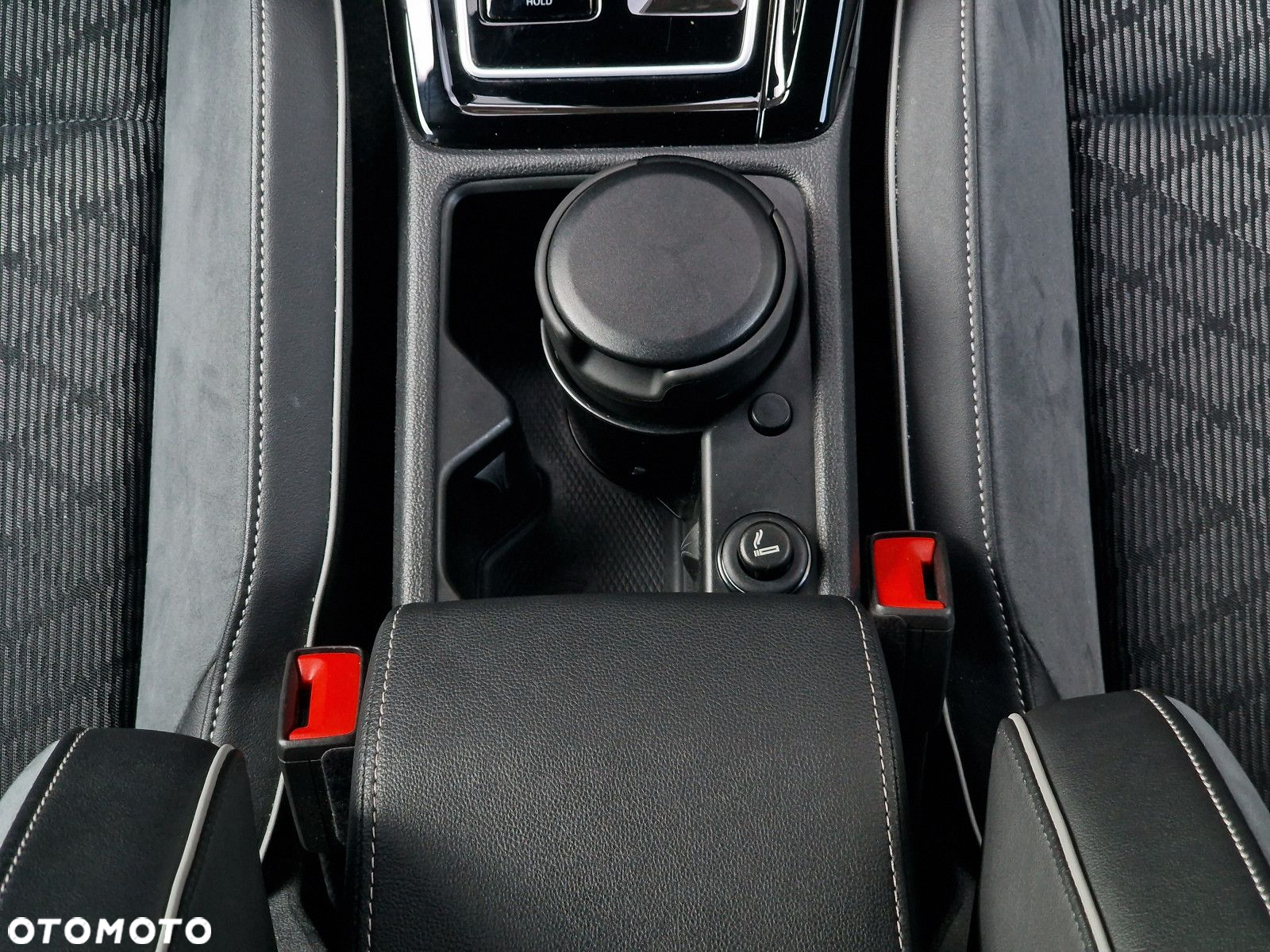 Volkswagen Golf VIII 2.0 TSI Style DSG - 21