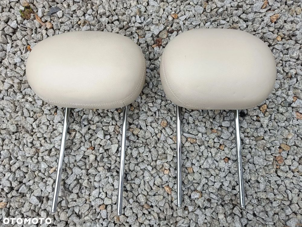 MERCEDES W211 ZAGŁÓWEK SKÓRZANY FOTELA LEWY PRAWY BEŻOWY - 1