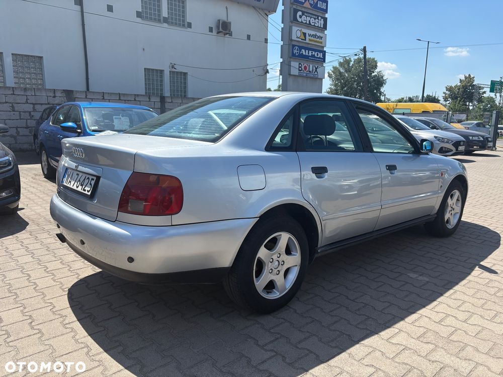 Audi A4 Limousine - 7