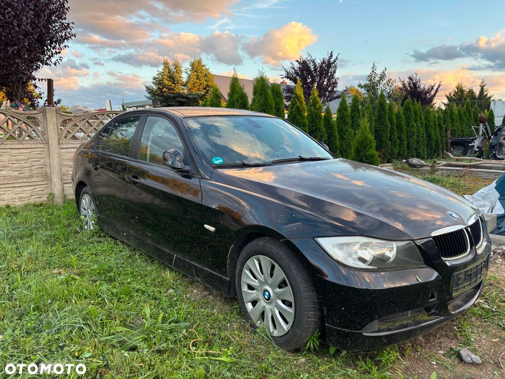 BMW Seria 3 318i - 1