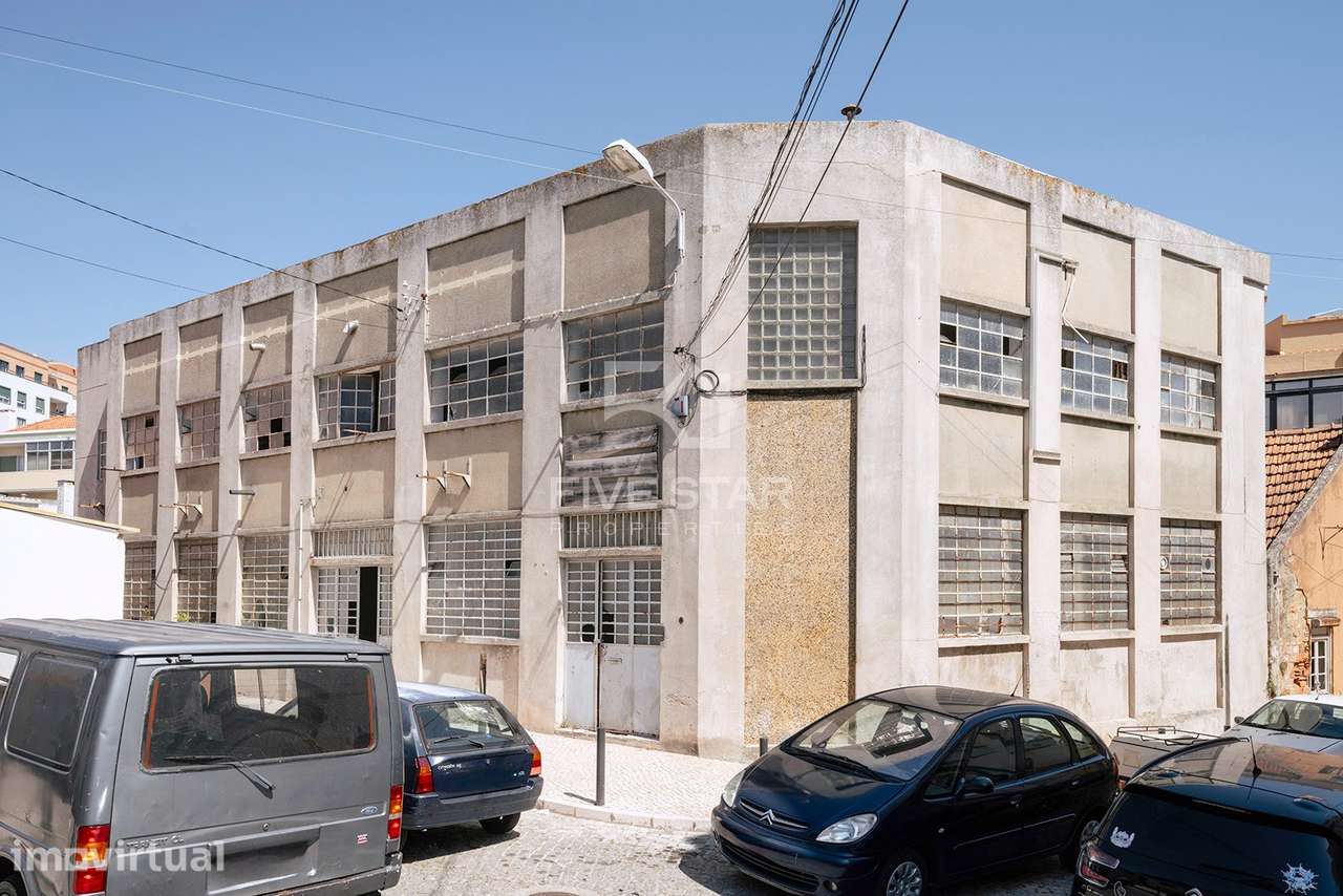 Prédio para recuperação - Projecto aprovado - Licença paga - Algés - Grande imagem: 4/15